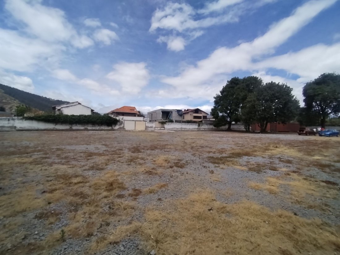 Terreno en Quito, Pichincha, Ecuador 1 - 19145794