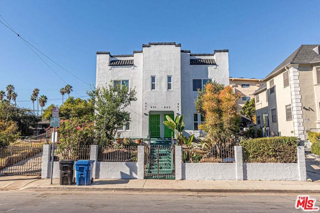 Los Angeles, California, United States 3 - 19146871