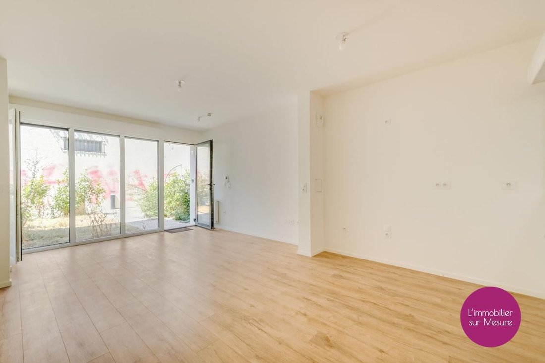Apartment in Centre, Romainville, France 2 - 19145593