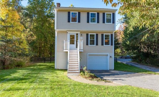House in Lincoln, Rhode Island, United States 1