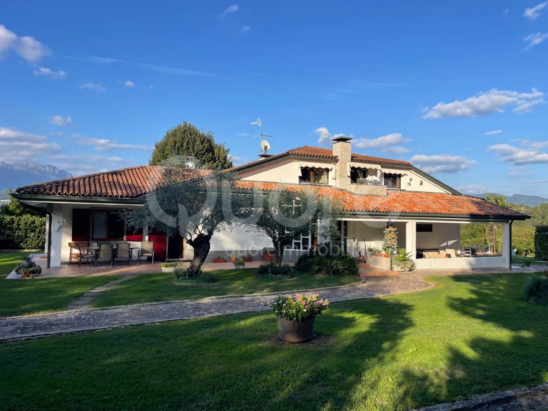 Villa à Cassacco / Cjassà, Frioul-Vénétie julienne, Italie 1 - 19149441