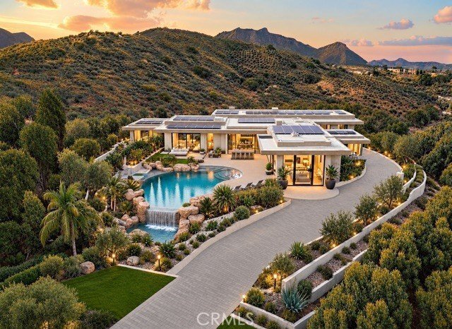 House in Thousand Oaks, California, United States 1 - 18809356