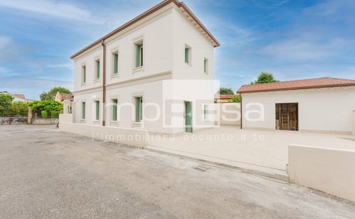 Casa en Santa Lucia di Piave, Véneto, Italia 1