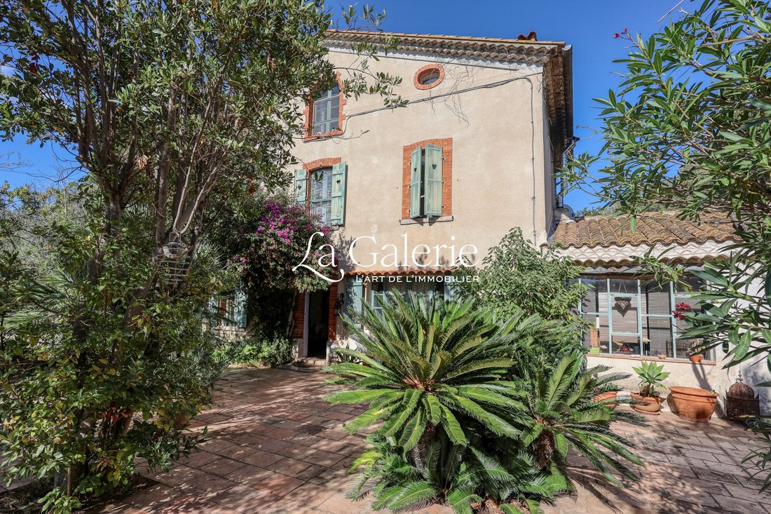 Casa de Campo en Hyères, Provenza-Alpes-Costa Azul, Francia 4 - 19149616
