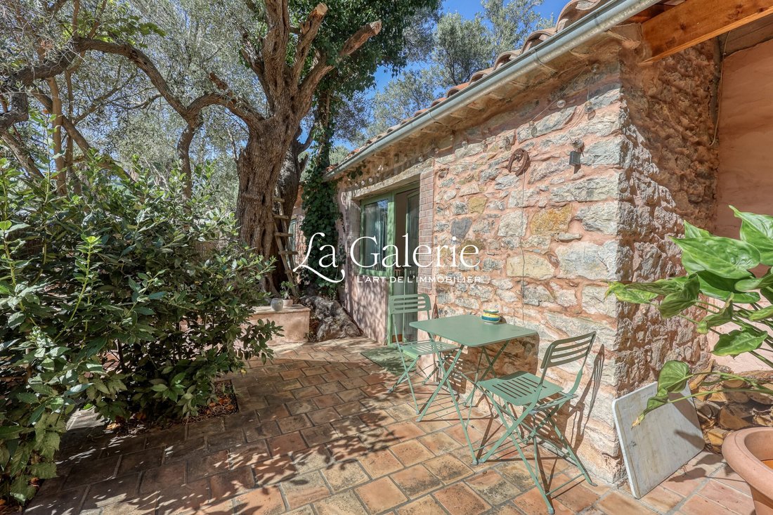 Casa de Campo en Hyères, Provenza-Alpes-Costa Azul, Francia 2 - 19149616