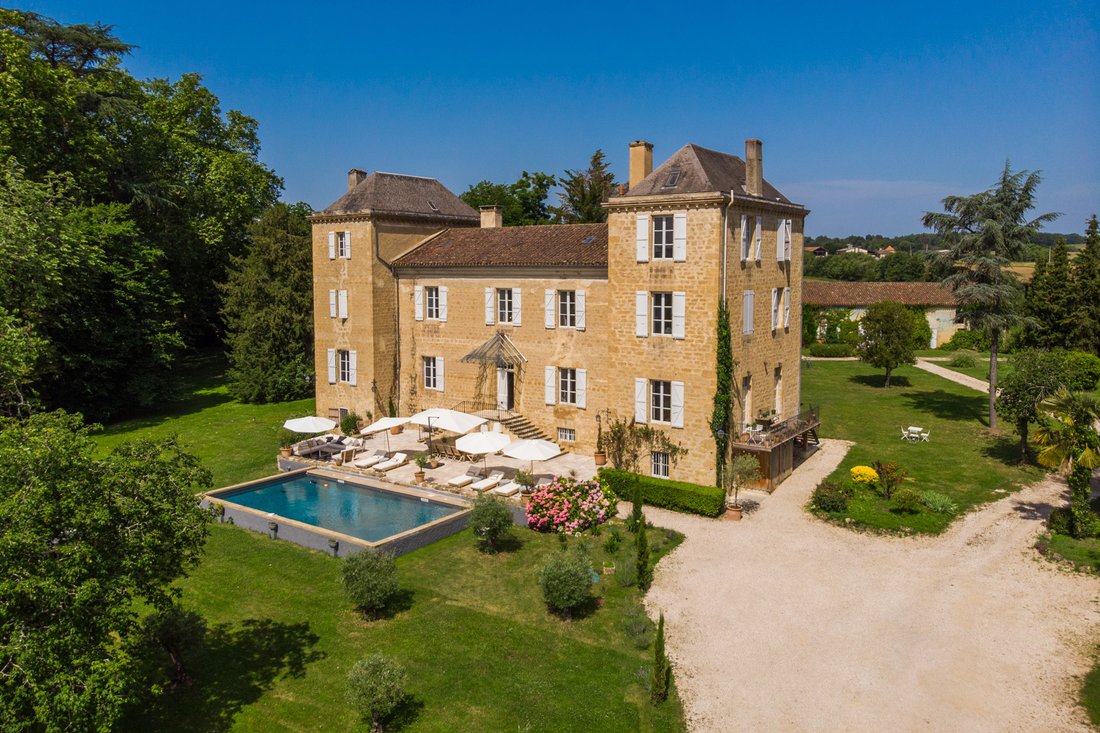 Schloss in Seissan, Okzitanien, Frankreich 1 - 19150676