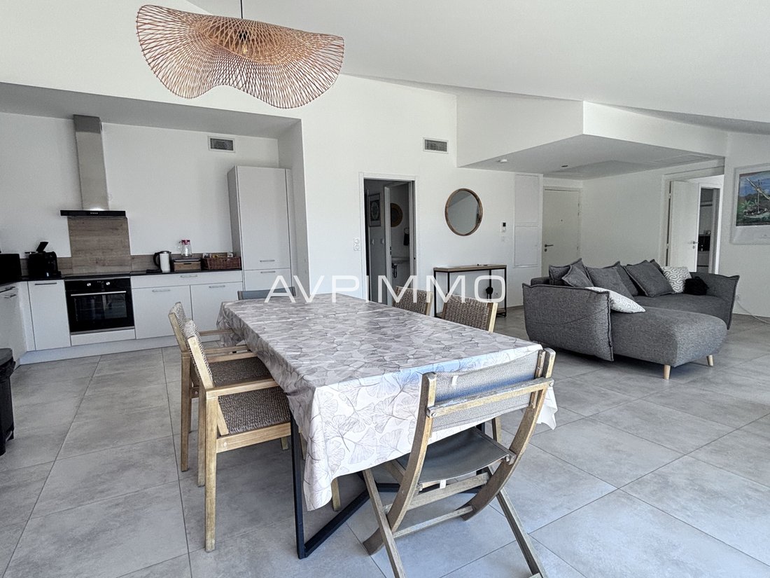 Appartamento a Saint-Cyr-sur-Mer, Provenza-Alpi-Costa Azzurra, Francia 3 - 19150453