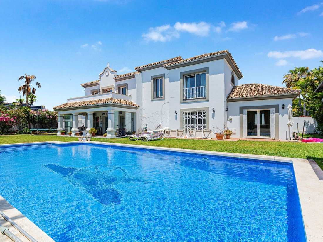Villa in Estepona, Andalusien, Spanien 2 - 19136307
