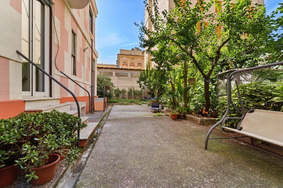 Apartment in Medio Levante, Genoa, Liguria 1 - 19150381