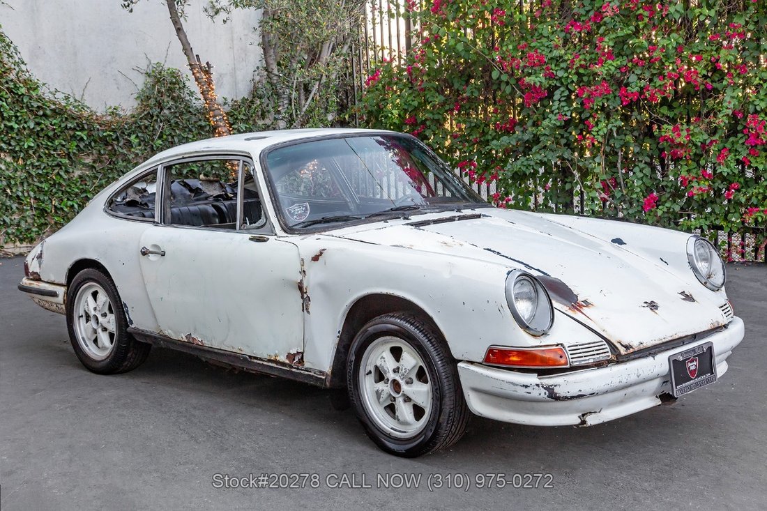 Porsche 911 in Los Angeles, CA 3 - 19150666