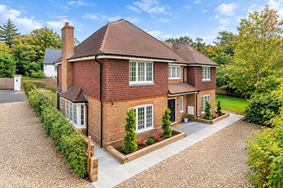 Casa a Hook Heath, Woking, Inghilterra 1 - 16941578