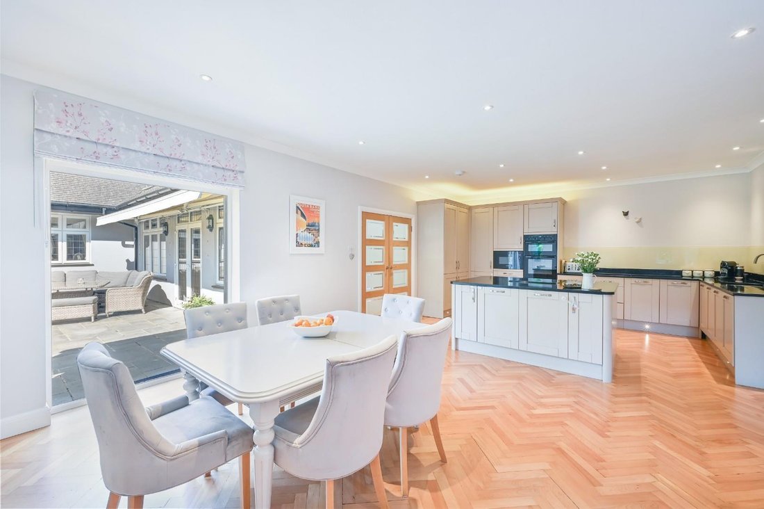 Chalet in Mogador, Reigate and Banstead, England 2 - 19150206