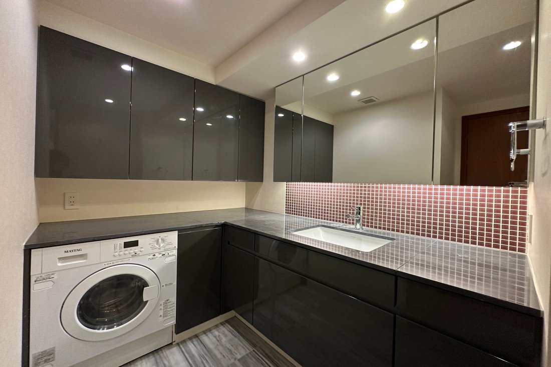 Condo in Minato City, Tokyo, Japan 5 - 19149813