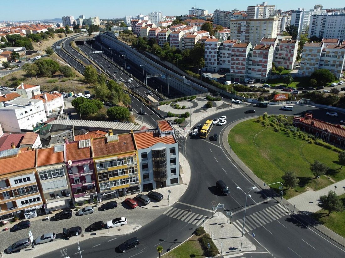 Estate in Falagueira-Venda Nova, Lisbon, Portugal 5 - 19151027