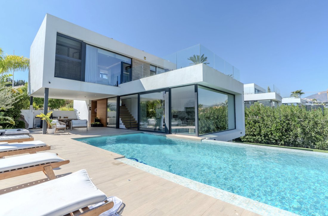 Villa a Estepona, Andalusia, Spagna 1 - 18999393