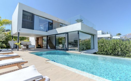 Villa à Estepona, Andalousie, Espagne 1