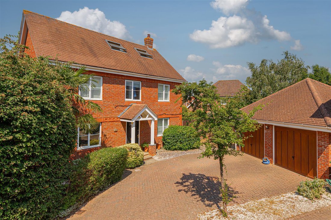 House in Epsom and Ewell, England 1 - 19150417