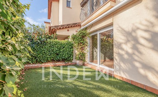 Chalet in Sant Pere de Ribes, Catalonia, Spain 1