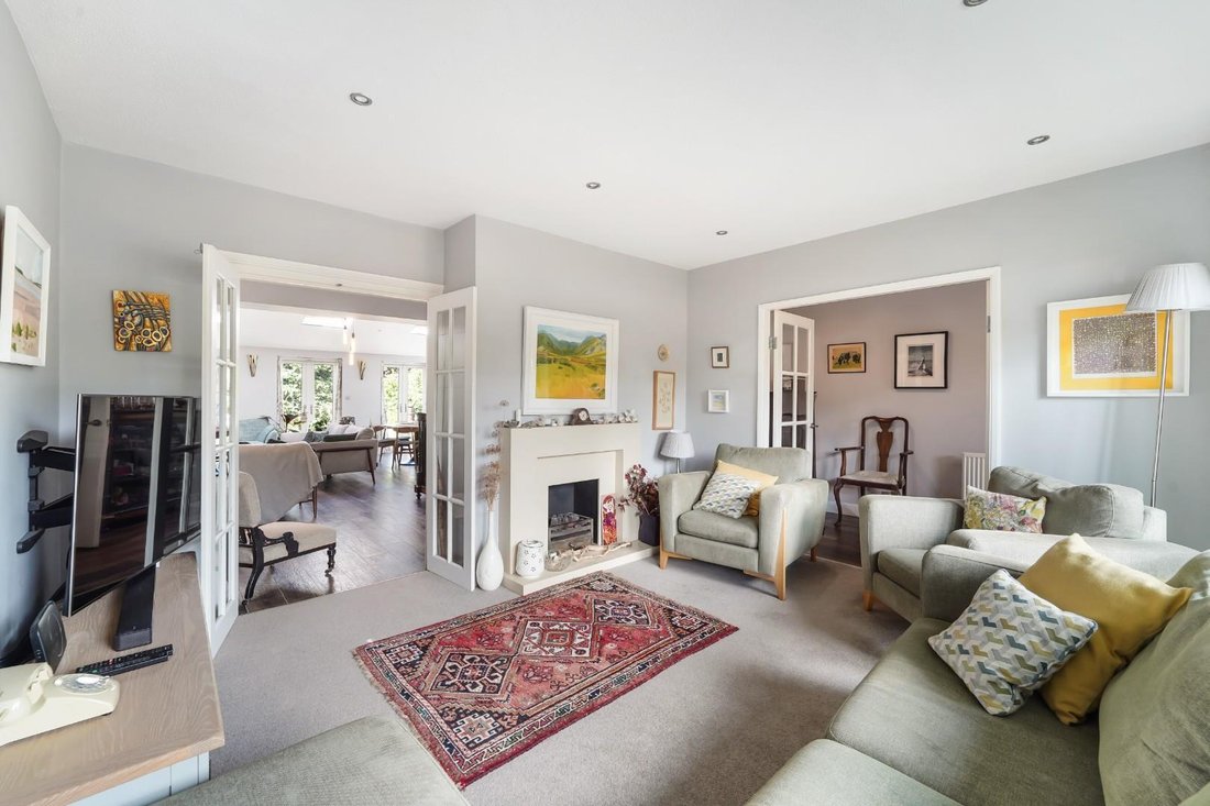 Haus in Epsom and Ewell, England 4 - 19150509