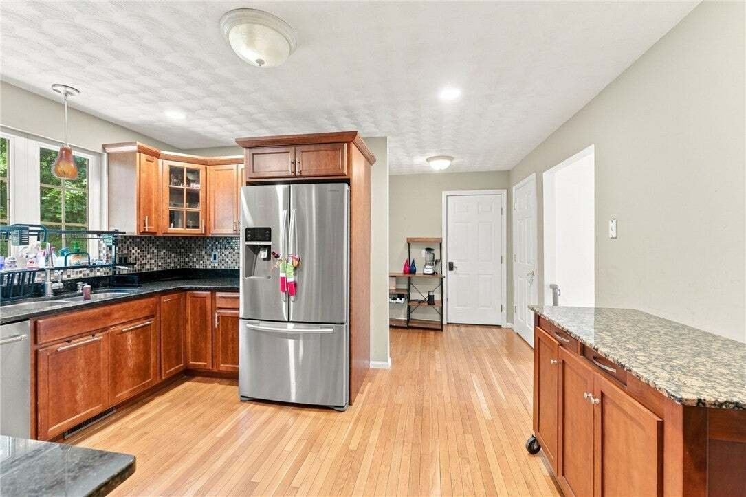 House in West Warwick, Rhode Island, United States 3 - 19149873