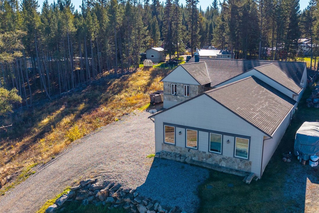 House in 100 Mile House, British Columbia, Canada 2 - 19150713