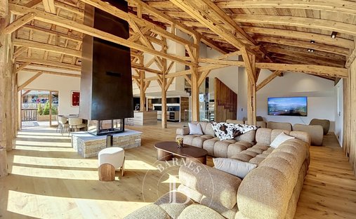 Chalet in Les Gets, Auvergne-Rhône-Alpes, France 1