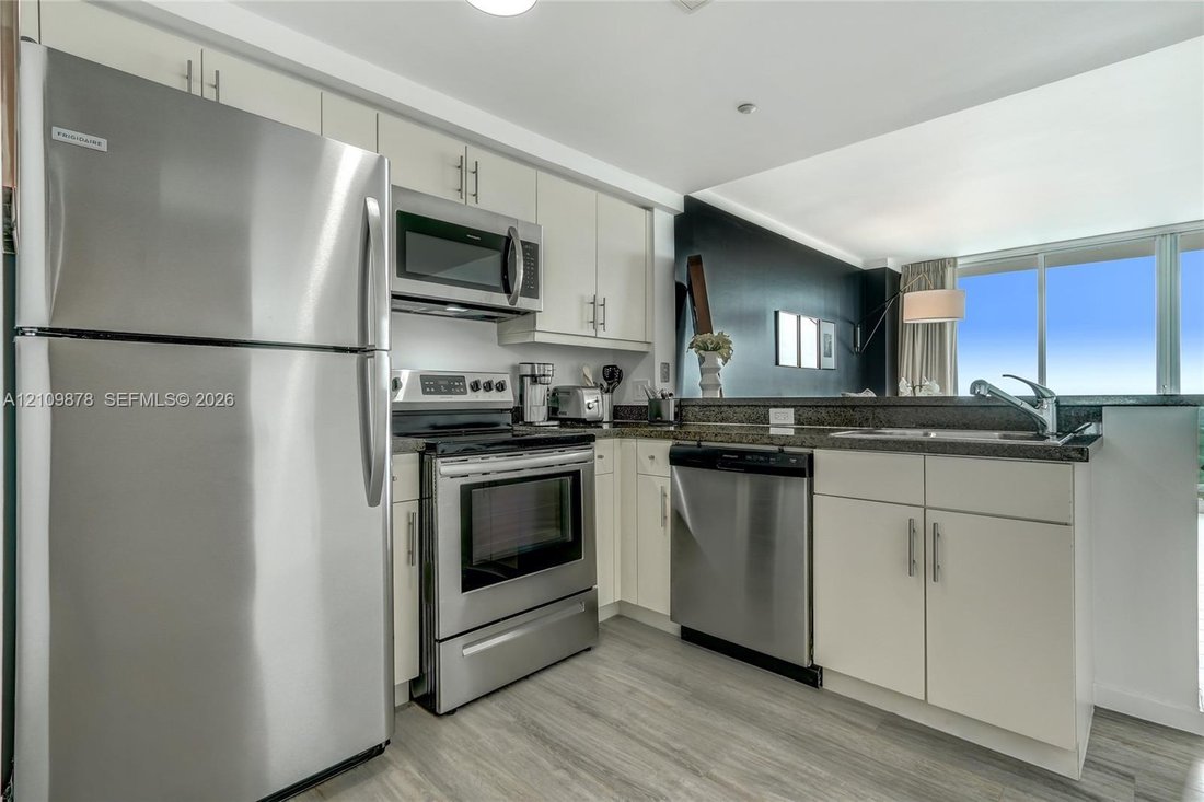 Apartment in Miami, Florida, United States 5 - 19150892