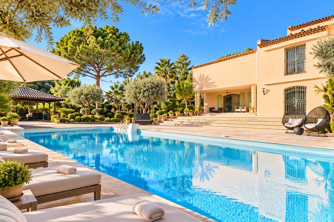 Villa en Mougins, Provenza-Alpes-Costa Azul, Francia 2 - 17013397