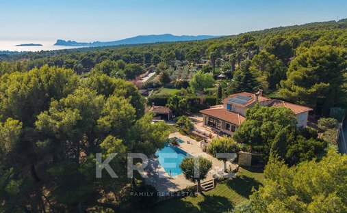 House in La Cadiere-d'Azur, Provence-Alpes-Côte d'Azur, France 1
