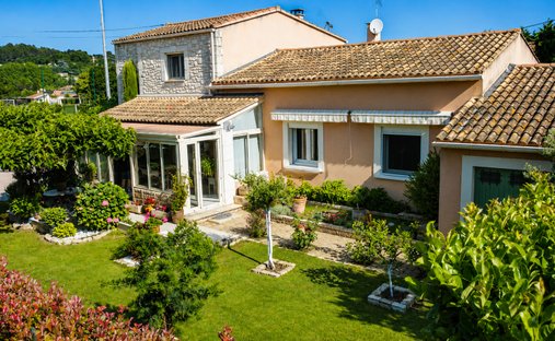 Villa en Distrito de Nimes, Occitania, Francia 1