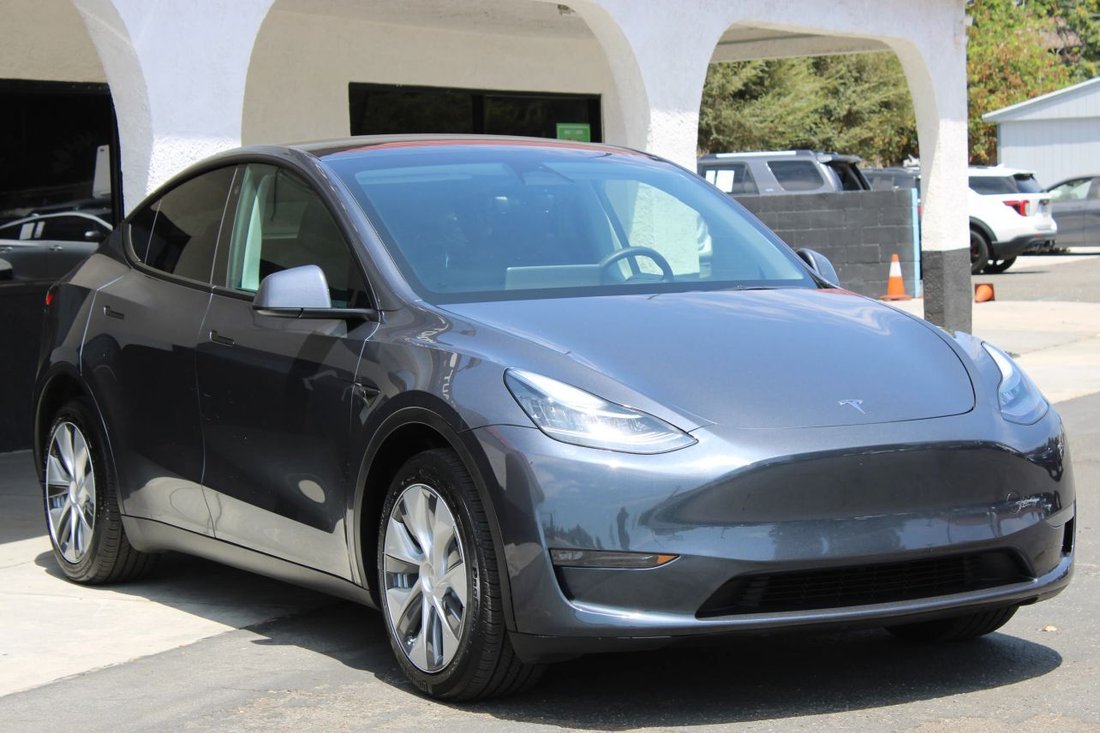 Suv in Fontana, CA, United States 3 - 18489110