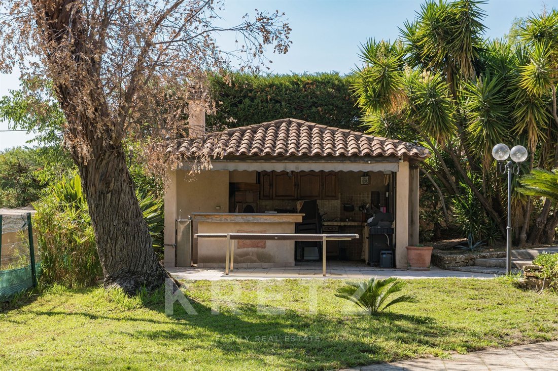 House in La Cadiere-d'Azur, Provence-Alpes-Côte d'Azur, France 5 - 19151621