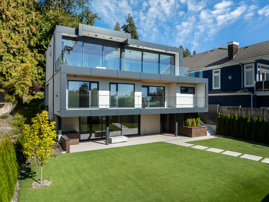 House in West Vancouver, British Columbia, Canada 3 - 19151182