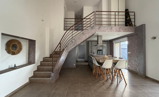 Haus in Saint-Pierre-de-Chandieu, Auvergne-Rhone-Alpen, Frankreich 1