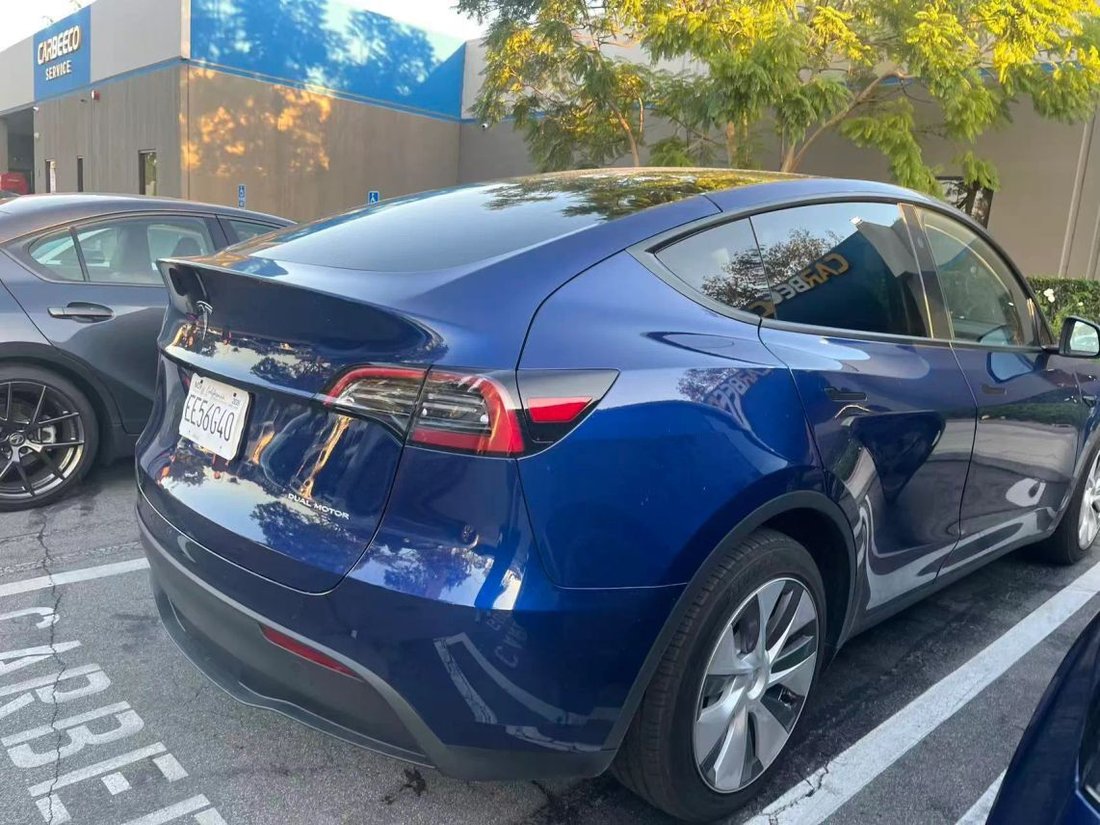 Suv in Costa Mesa, CA, United States 2 - 19151415