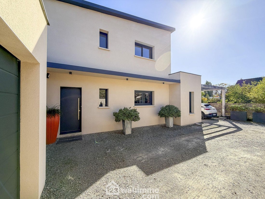 House in Marmimere-Venairerie, Saint-Barthelemy-d'Anjou, France 2 - 19151372