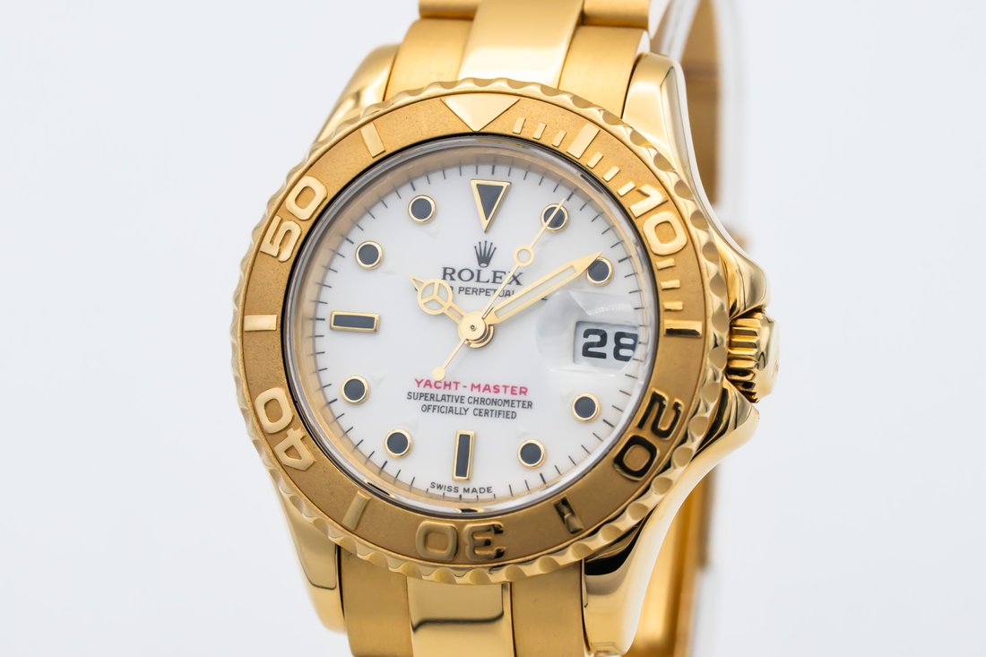 London, United Kingdom 4 - 19151842
