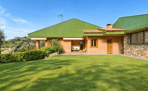Villa in Sant Vicenc de Montalt, Catalonia, Spain 1