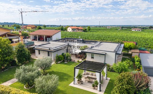Villa à San Briccio, Vénétie, Italie 1