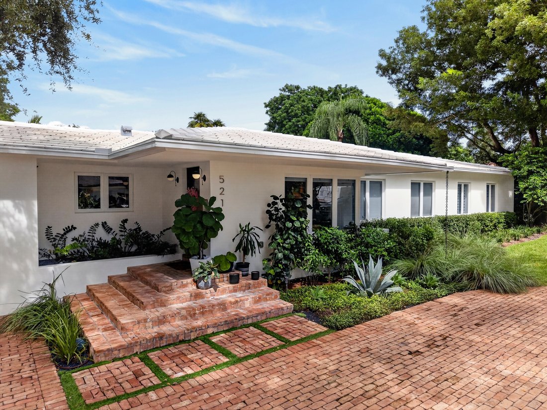 House in Miami, Florida, United States 4 - 19152002
