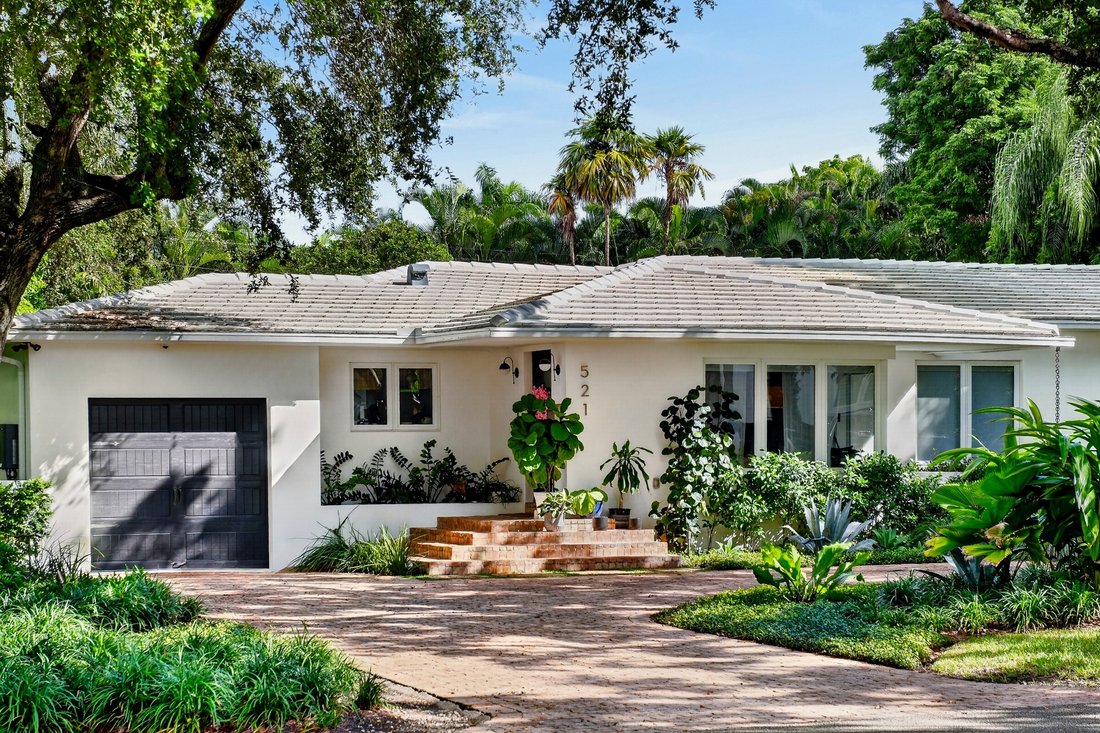 House in Miami, Florida, United States 3 - 19152002