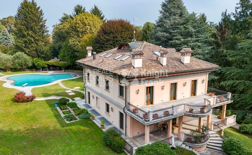Villa in Cadorago, Lombardei, Italien 1