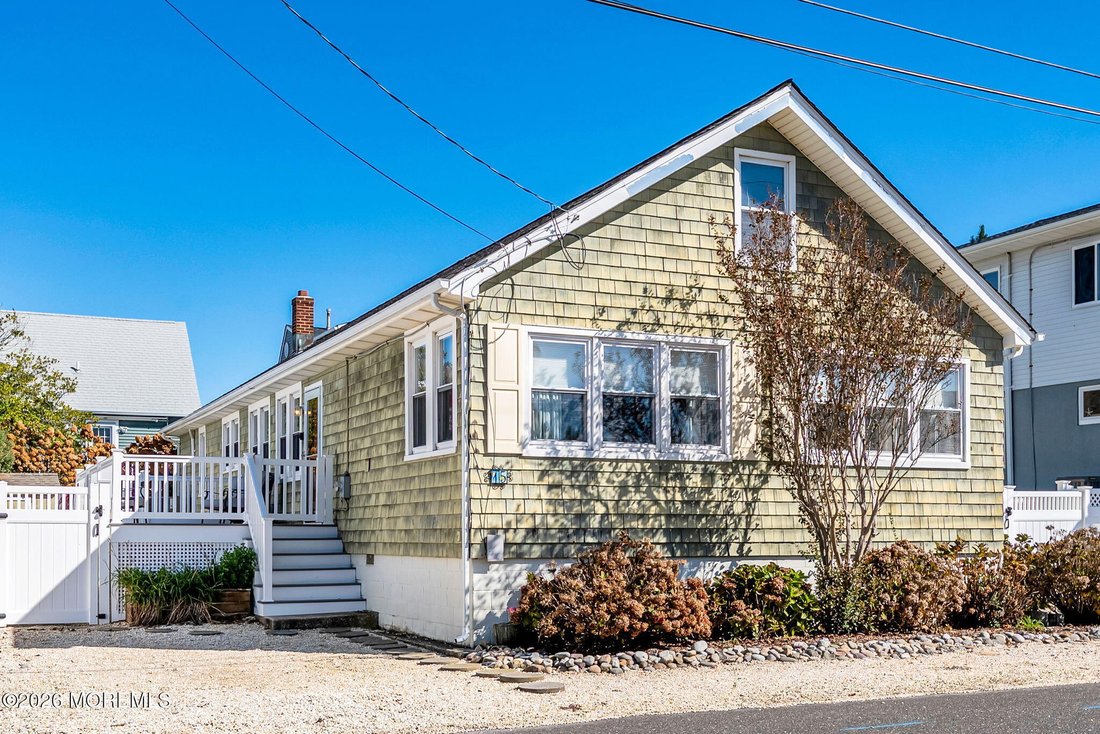 House in Ship Bottom, New Jersey, United States 1 - 19152109