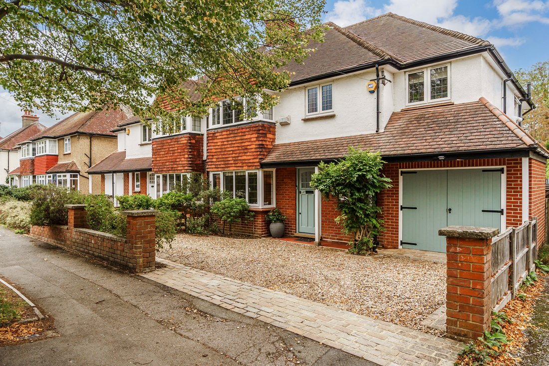 House in Epsom and Ewell, England 1 - 19152410