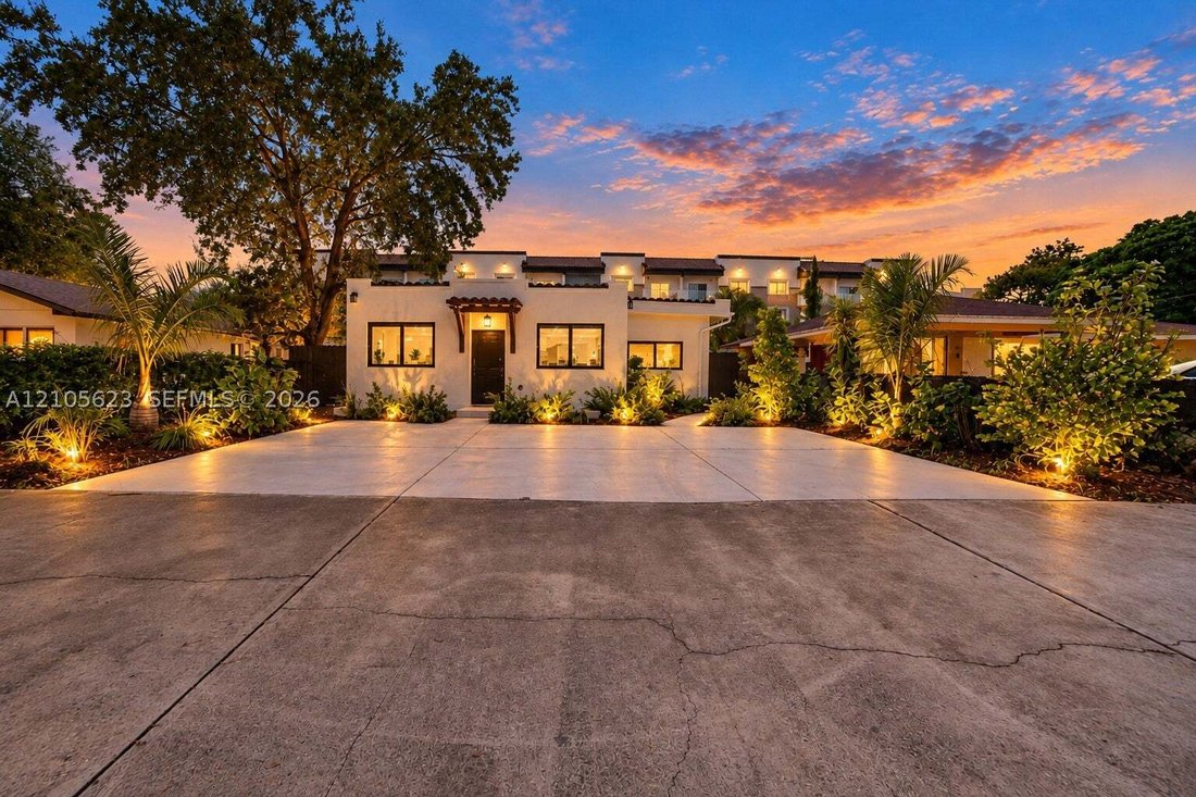 House in Hialeah, Florida, United States 2 - 19099466
