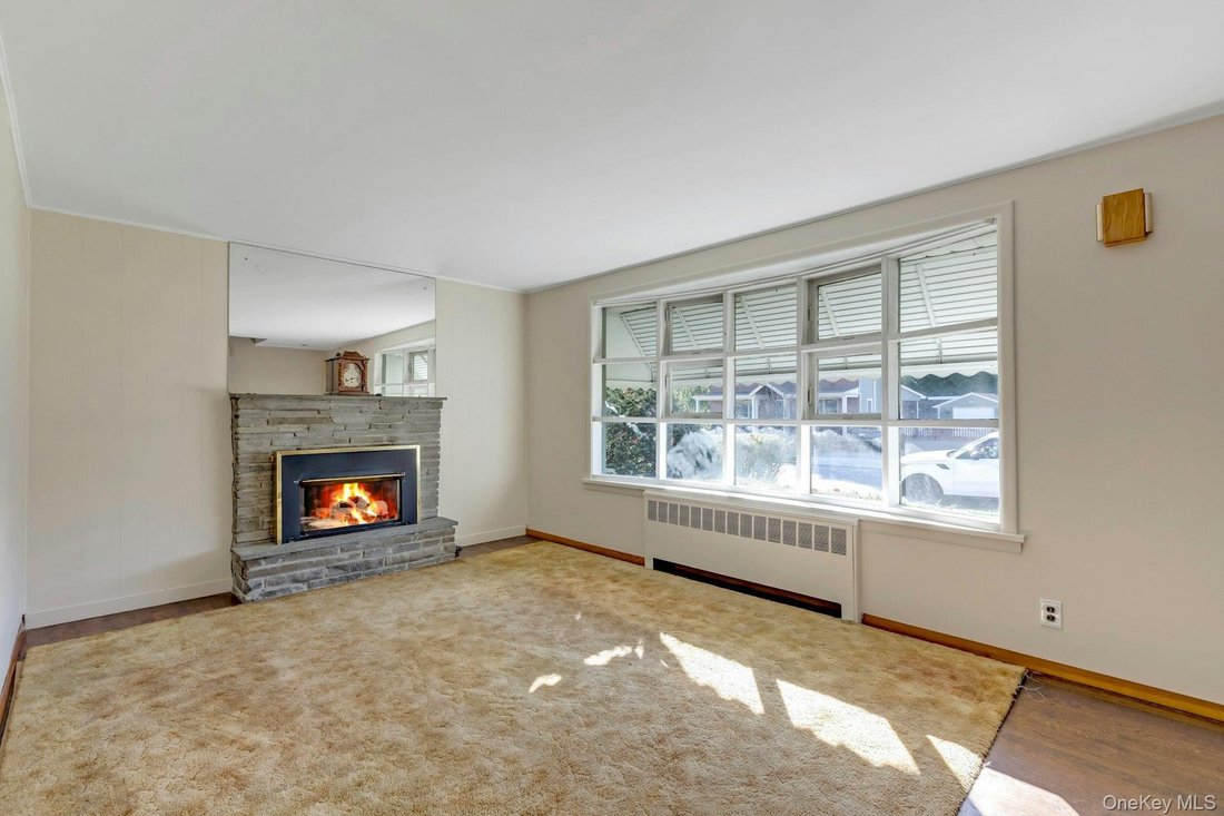 House in Massapequa, New York, United States 4 - 19156094