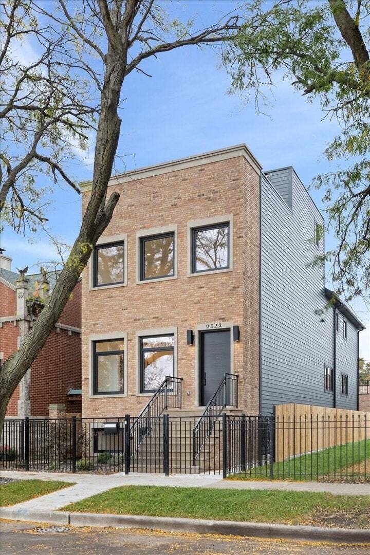 House in Chicago, Illinois, United States 1 - 19155537