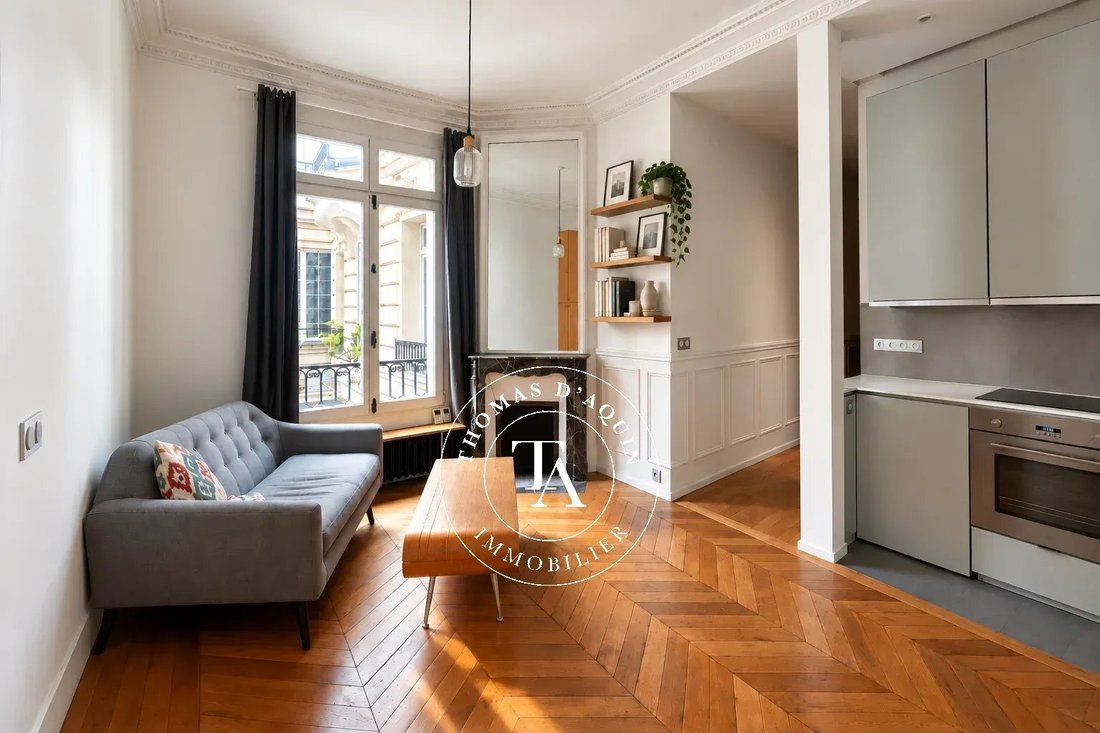 Apartment in Clichy-Trinité, Paris 9e Arrondissement, Paris 4 - 19152920