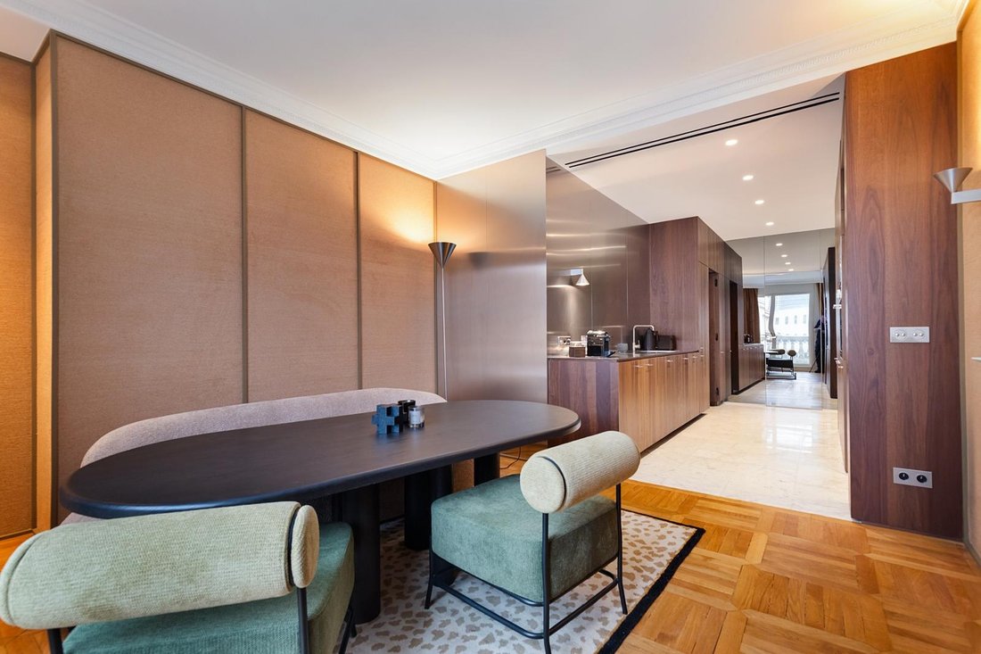 Apartment in Elysées-Madeleine, Paris 8e Arrondissement, Paris 5 - 19156038