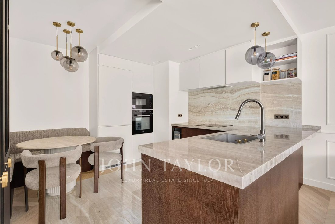 Apartment in Porte Dauphine, Paris 16e Arrondissement, Paris 5 - 19156389